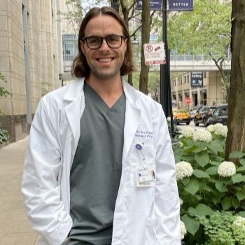 Nayman (’19) finds links between Russian and Pathology from his residency at Northwestern in Chicago.